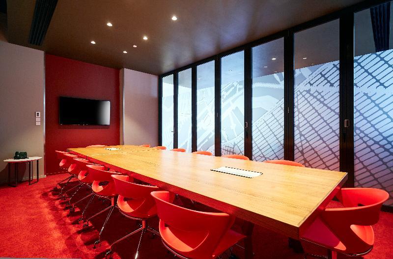 Express Macquarie Park By Ihg Hotel 4*