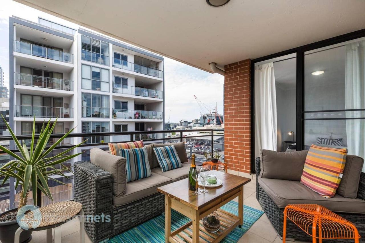 2 Bedroom 2 Bathroom Apt With Balcony And Parking Sydney