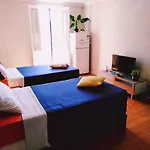 Asylum Sydney Backpackers Hostel