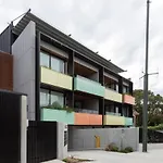 Stylish 2-Bed Apartment With Bbq Patio Near Beach