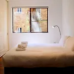 Spacious 3 Bedroom Apartment 20 Min To The Cbd