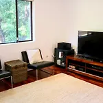 Spacious 3 Bedroom Apartment 20 Min To The Cbd