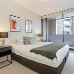 Darling Harbour Apartment Near King St Wharf