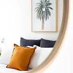 The Surry Apartments By Urban Rest