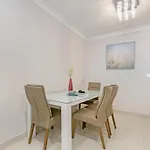 Kozyguru Leichhardt Cozy Holiday 3 Bed Home + Free Parking-Nle367