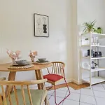 The Hideway In Petersham