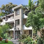 Spacious 3 Bed 2 Bathroom Apartment With Parking