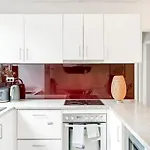 Bright 1 Bedroom Apartment In Lane Cove