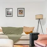 Bright 1 Bedroom Apartment In Lane Cove