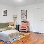 Bright 1 Bedroom Apartment In Lane Cove