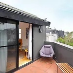 Darlington Hideaway - Close To Everything