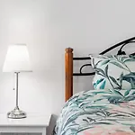 Spacious 1 Bedroom Guest House With Free Parking