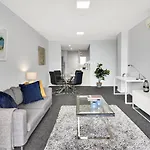 North Sydney Large Two Bedroom Mil2252402