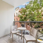 Chippendale Apartment With Pool, Gym And Balcony Self Catering