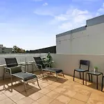 Fantastic Location And Comfort In Crows Nest Sant4
