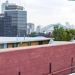 Designer Darlinghurst Studio With Rooftop Views