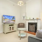 Comfortable Terrace In Central Location
