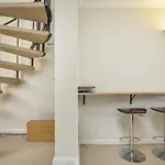 Comfortable Terrace In Central Location