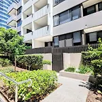 舒适的2卧公寓，带室内泳池和桑拿