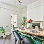 2 Bedroom House Darling Harbour Kent St