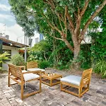 Comfortable 2 Bedroom House Paddington 2 E-Bikes Included