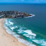 Stylish 2Br Top-Level Unit With Lift Near Bondi Beach