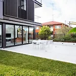 The Horizon Apartments By Urban Rest