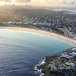 Sunny Bondi Beach Studio Parking Couples Families