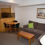 Bond 512 Self Catering