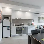 King Bed Apt Study Homebush Sleeps 5