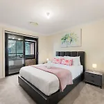 Aircabin - Carlingford - Sydney - 4 Beds House
