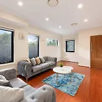 Aircabin - Carlingford - Sydney - 4 Beds House