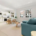 Bondi Breeze Apartment