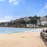 Stylish 1Br Apartment With Balcony Near Coogee Beach