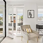 Central 2-Bed Terrace House By The Harbour