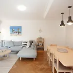 Scandi Bondi