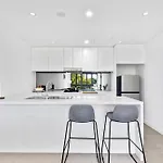 2 Bedrooms Oasis Near Cbd, Close To Unsw & Famous Restaurants