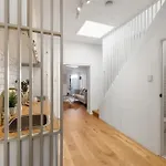 Balmain Central Cozy 3 Bed House