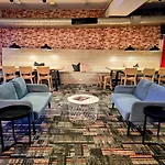 Trademark Hostel - Fully Air Conditioned