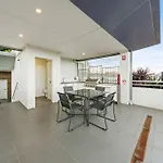 Rooftop 2 Bed Apt With Terrace At Newtown