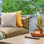 Rooftop 2 Bed Apt With Terrace At Newtown