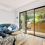 Chic 2-Bed Cottage Minutes From Clontarf Beach
