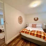 1 Bdrm Manly Beachside Apt With Parking