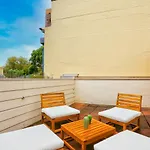 Accessible 2 Bedroom Apartment Chippendale