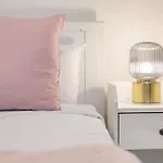 Modern 2B2B Apt At Homebush