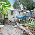 Spacious 3-Bed Family House With Courtyard