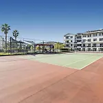 Gorgeous 2-Bed Unit Near Riverside Parks
