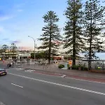 Great Esplanade Manly Harbour Front