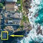 Upscale Cliffside Studio With Ocean Views North Bondi
