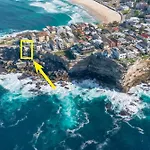 Upscale Cliffside Studio With Ocean Views North Bondi